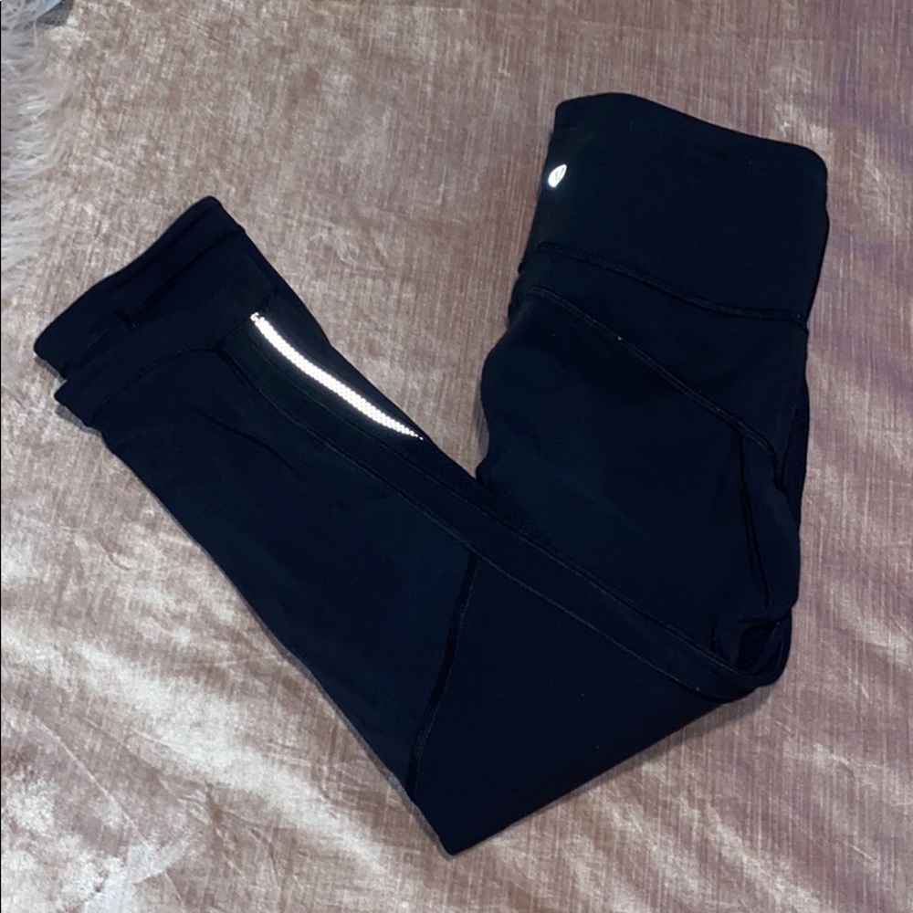 Lululemon black crop leggings